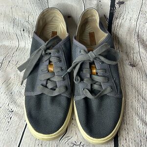 Women’s Olukai Pehuea Li 20379-pvpv women’s pavement sneaker size W10,gray